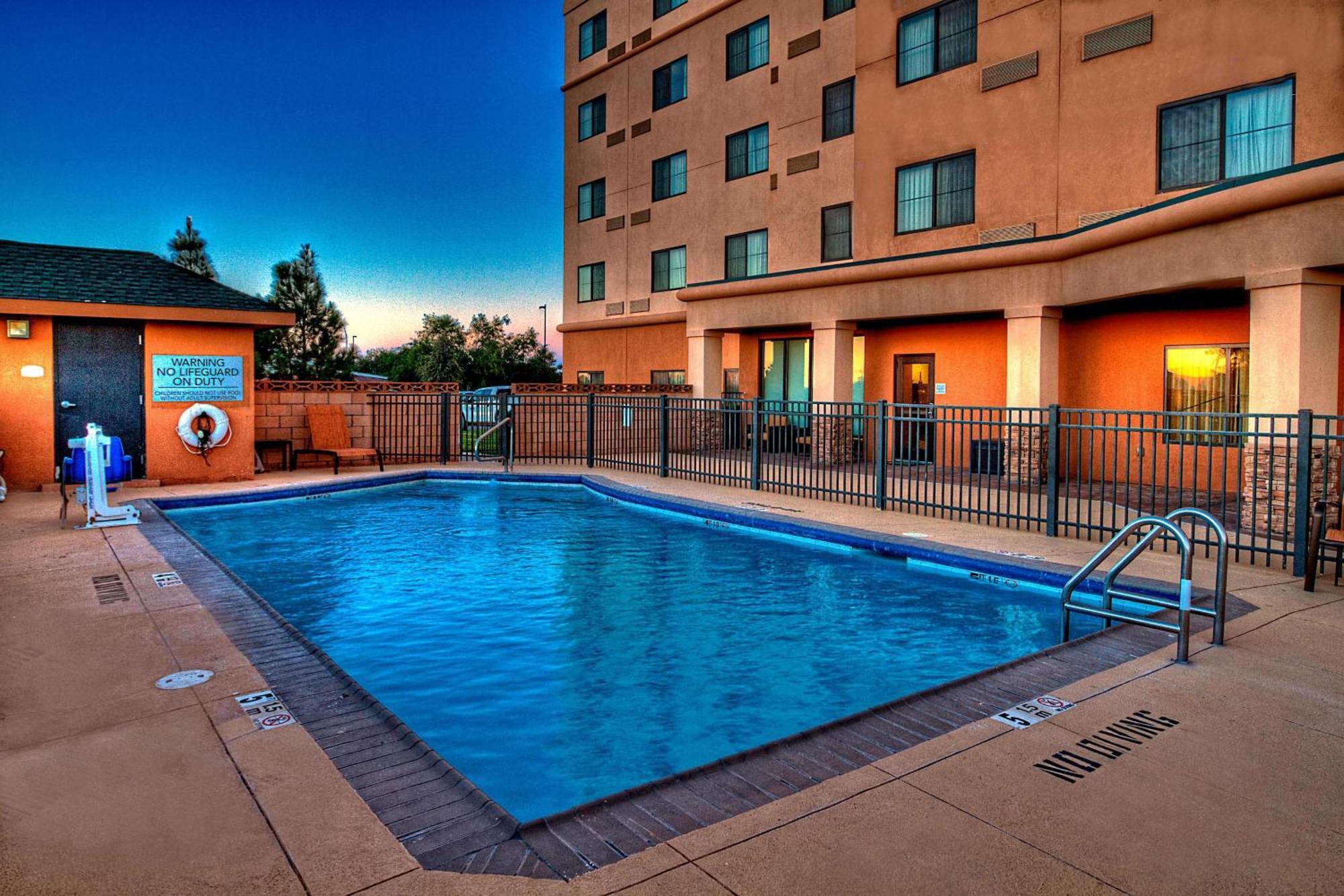 Hotel Courtyard By Marriott Midland Extérieur photo
