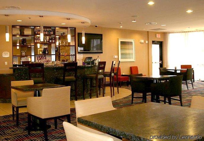 Hotel Courtyard By Marriott Midland Restaurant photo